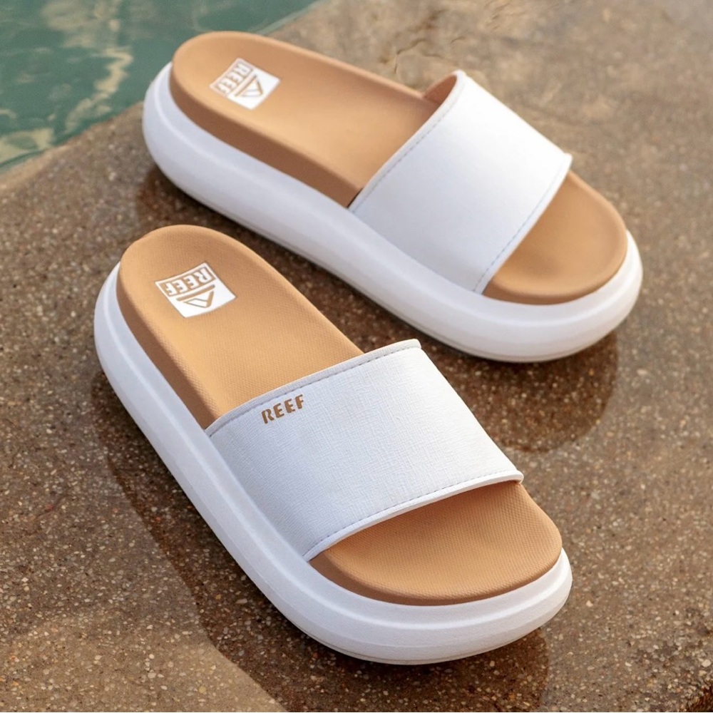 Reef Women's cushion bondi bay White and Tan Slide slide Sandals
